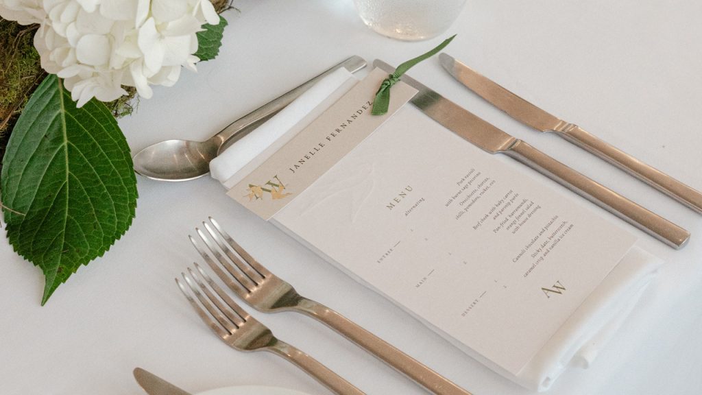 Close up photography of Annalise & Wess' place setting.